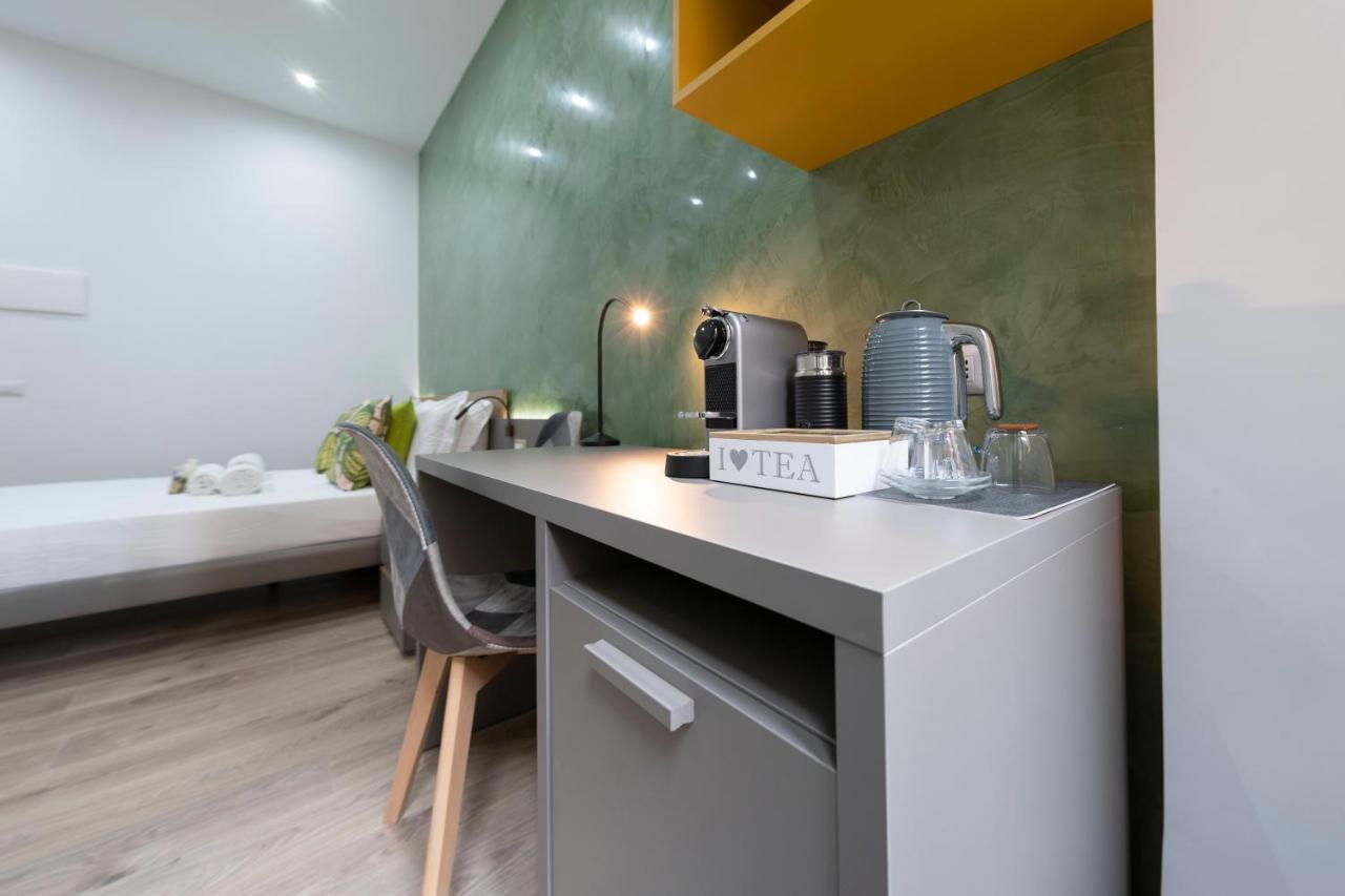Catone Luxury Rooms Рим Екстер'єр фото