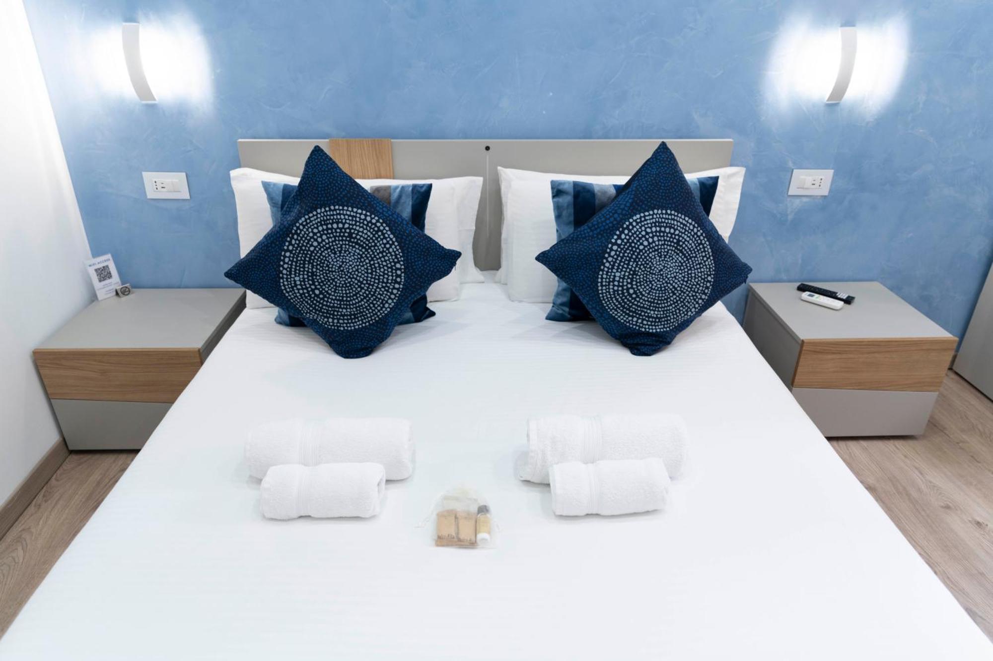 Catone Luxury Rooms Рим Екстер'єр фото